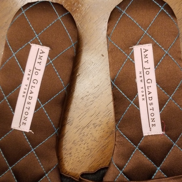 Gorgeous brown & blue slippers - Picture 4 of 6